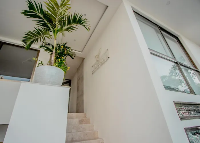 Itzamna Luxury Whit Ocean Viewpool